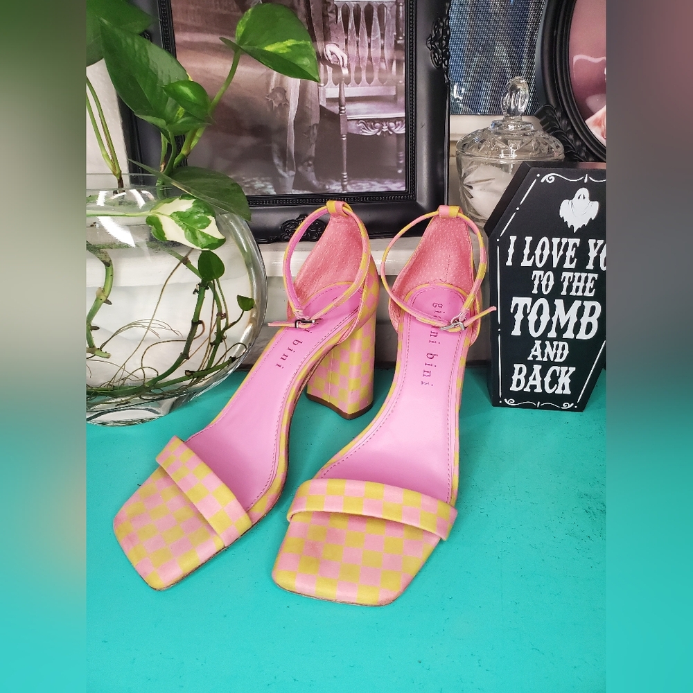 Gianni Bini Pink and Yellow Checkered Heels